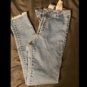 Basic Frayed Jeggings